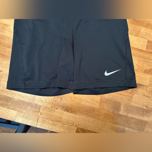 Nike Pro Black Performance Shorts - Picture 3 of 5